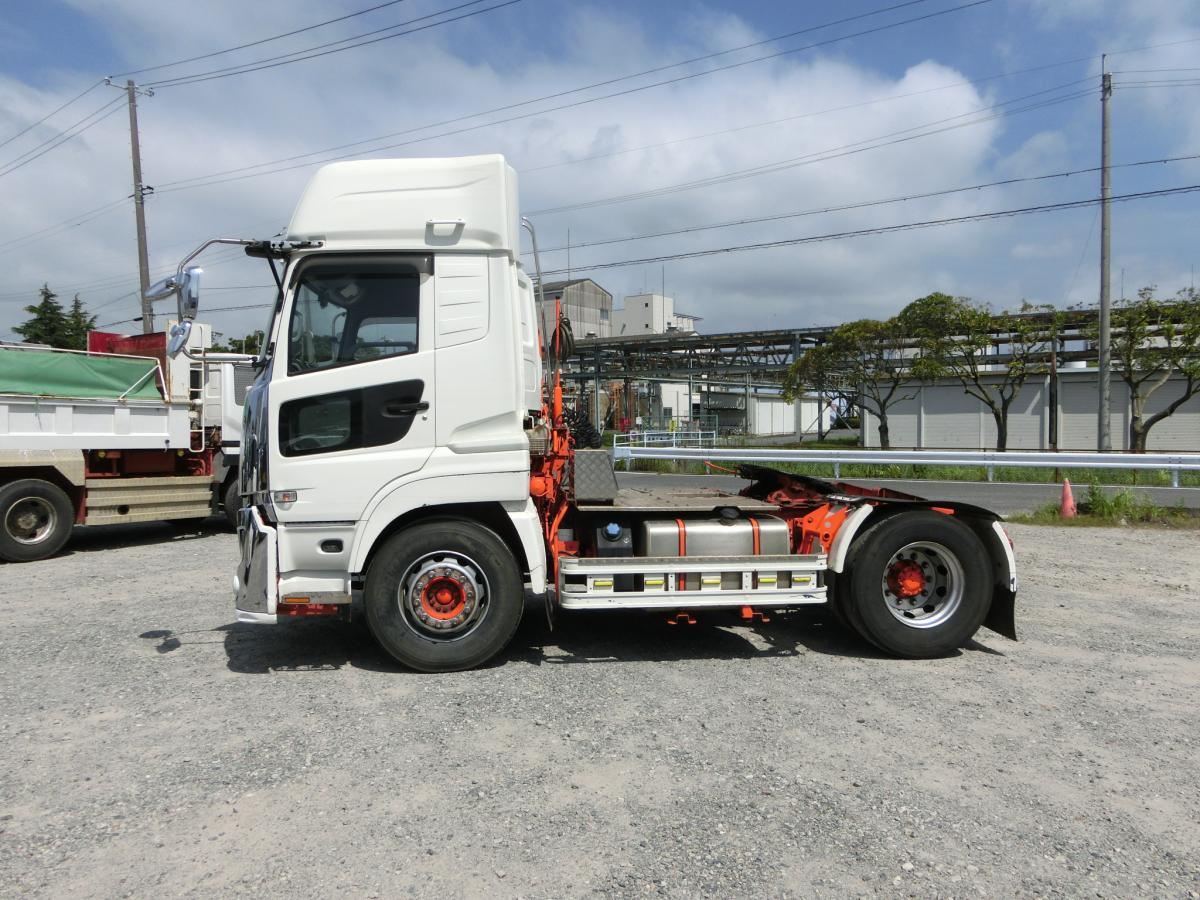 中古トラクタ UDトラックス クオン