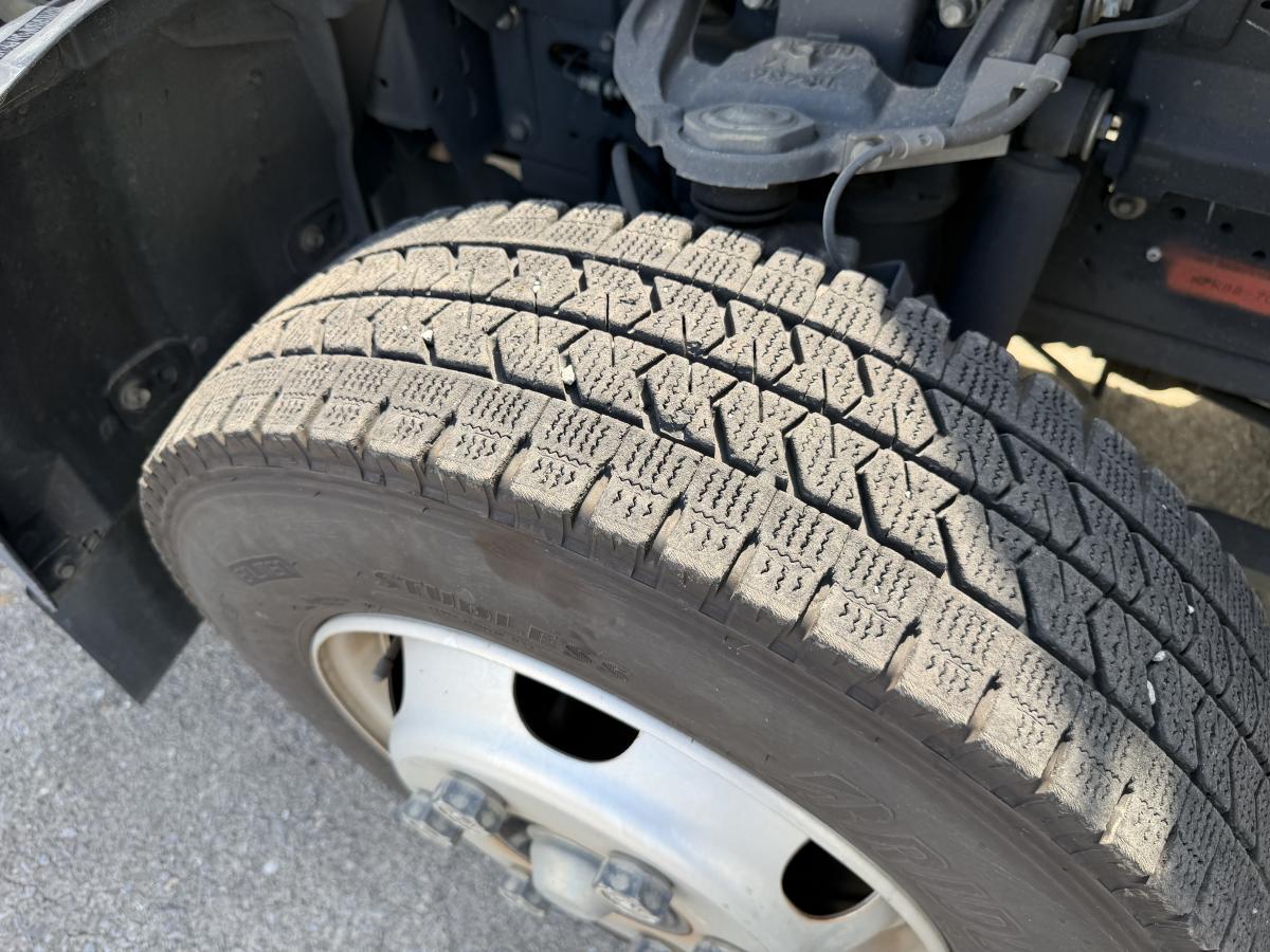 中古冷凍バン いすゞ エルフ