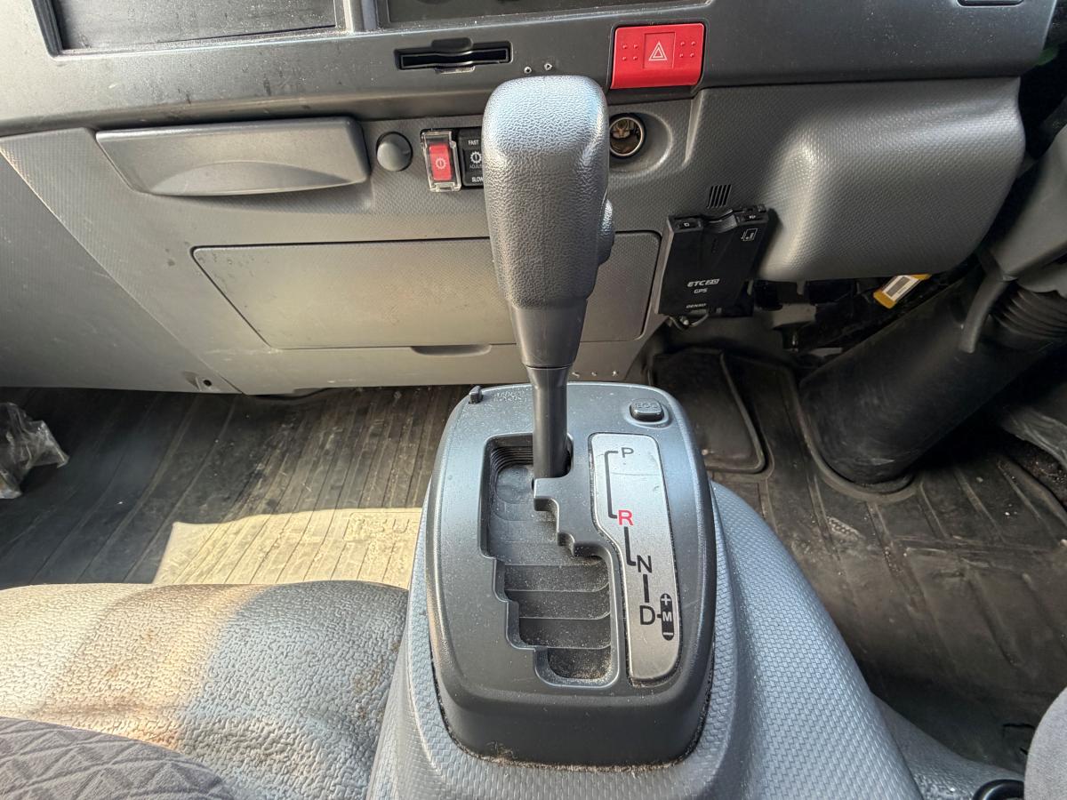 中古冷凍バン いすゞ エルフ