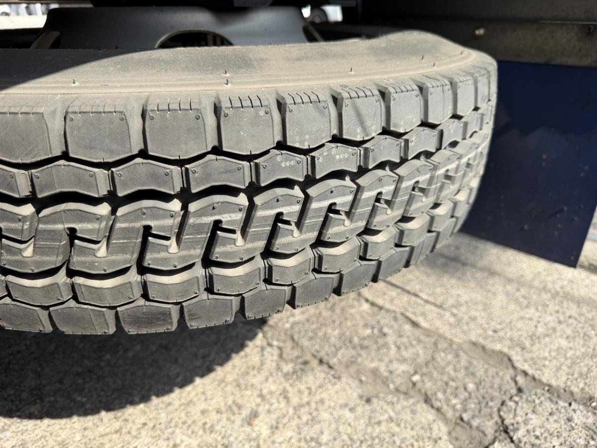 中古冷凍バン いすゞ エルフ