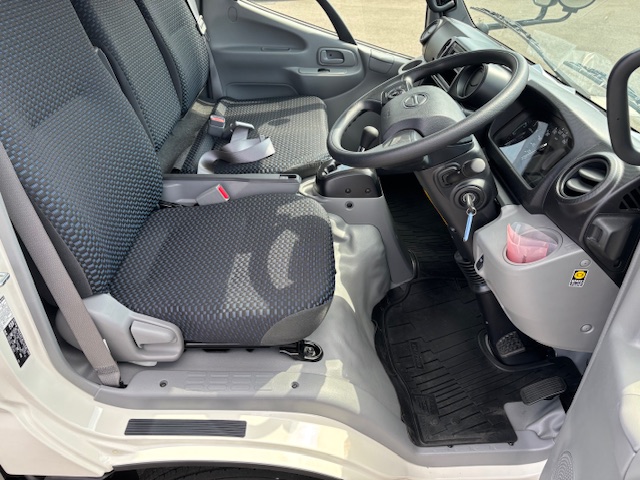中古平ボディ 日野 デュトロ /R8 日野 2WG-XZU606M 平ボデー 1千