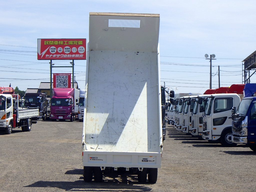 中古ダンプ いすゞ エルフ /R4年☆土砂ダンプ 4WD 2t 歩み掛け 中間