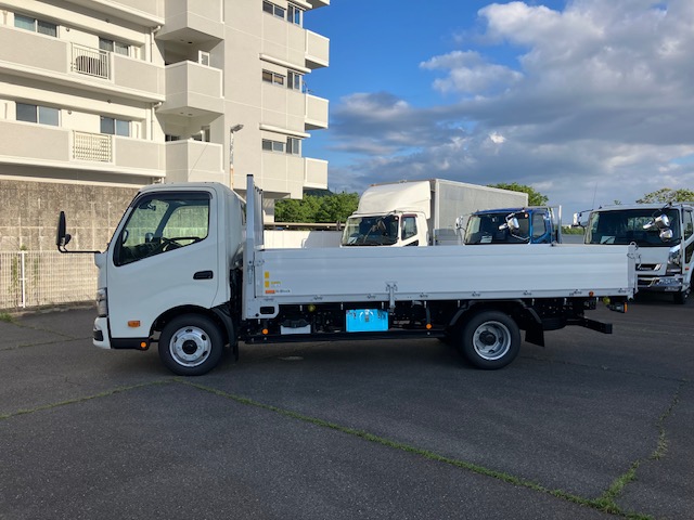 中古平アルミブロック 日野 デュトロ