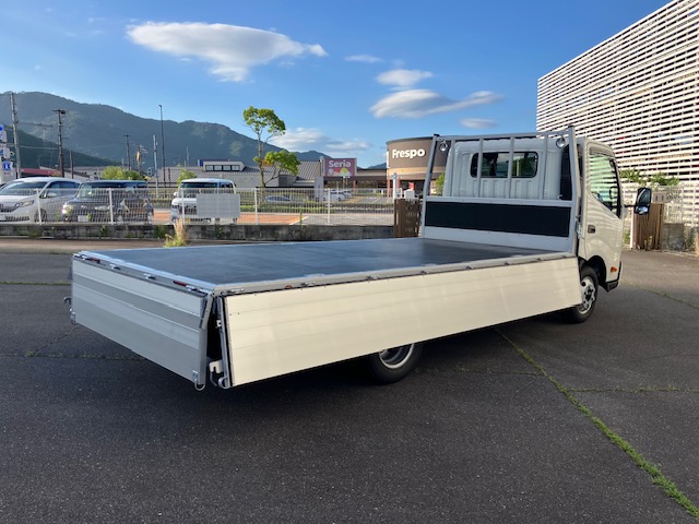 中古平アルミブロック 日野 デュトロ