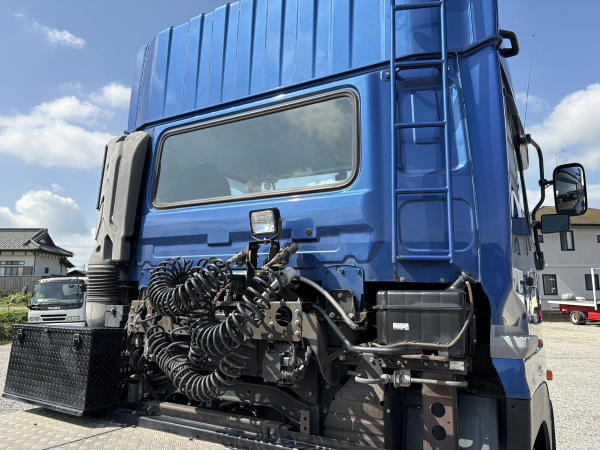 中古トラクタ UDトラックス クオン