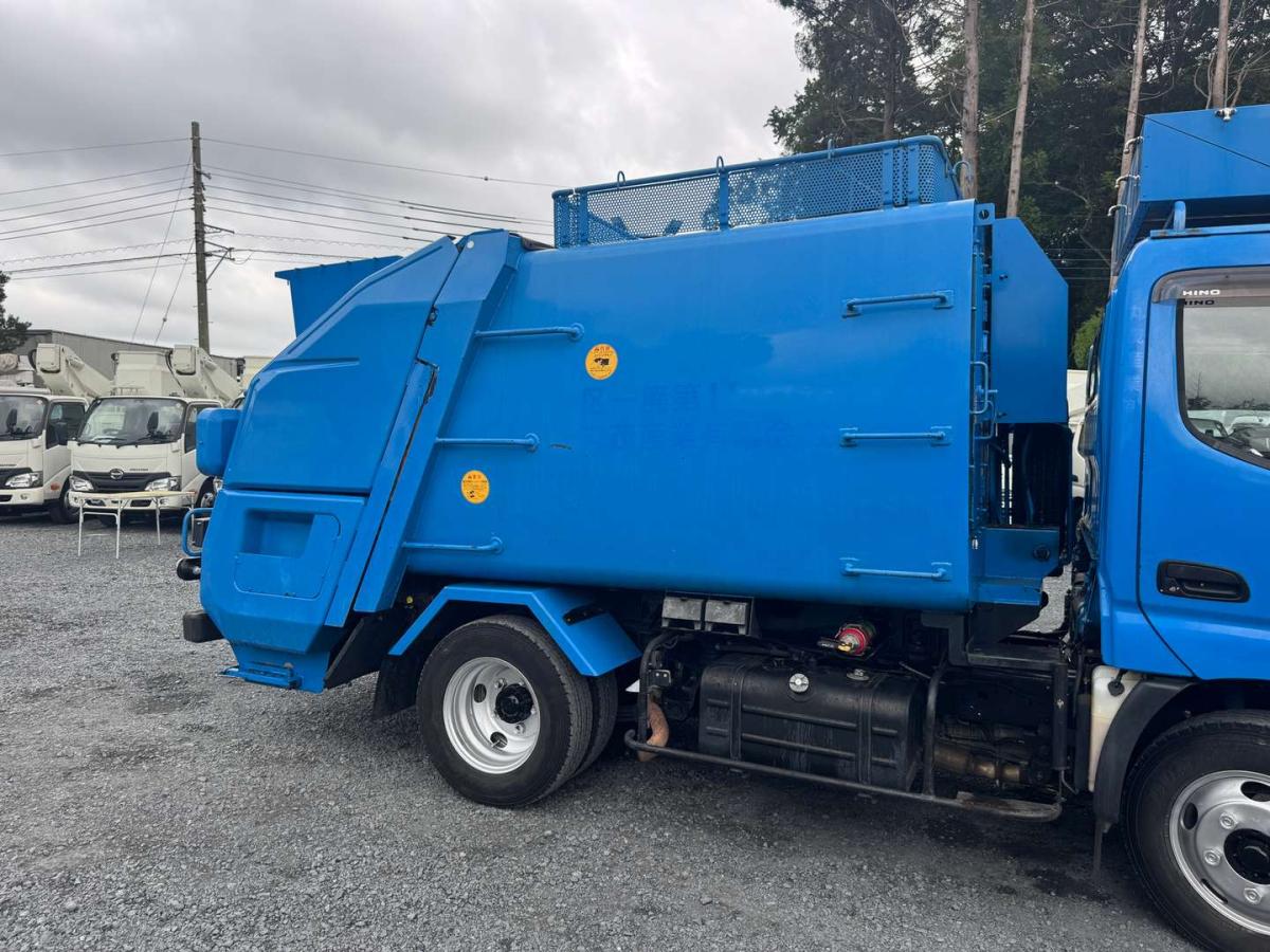 中古塵芥車(パッカー車) 日野 デュトロ