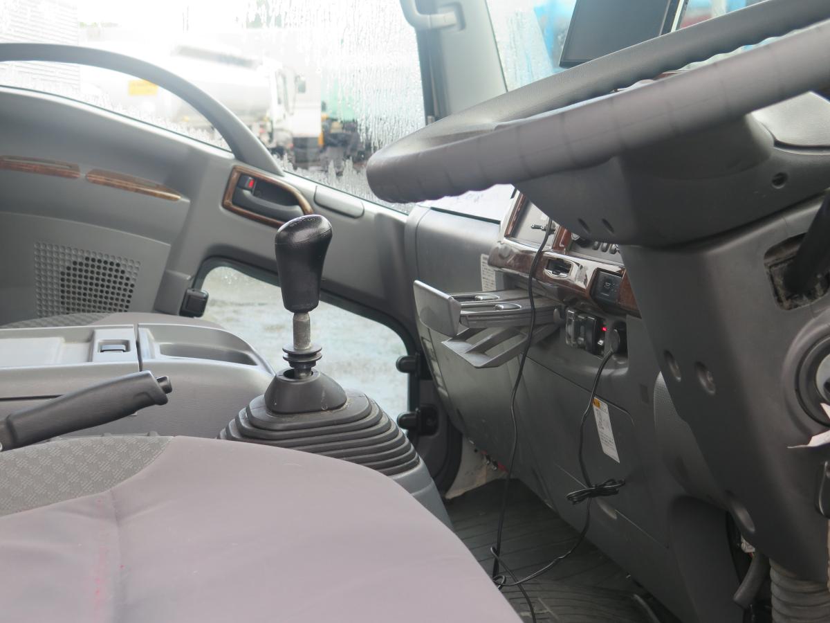 中古冷凍バン いすゞ フォワード