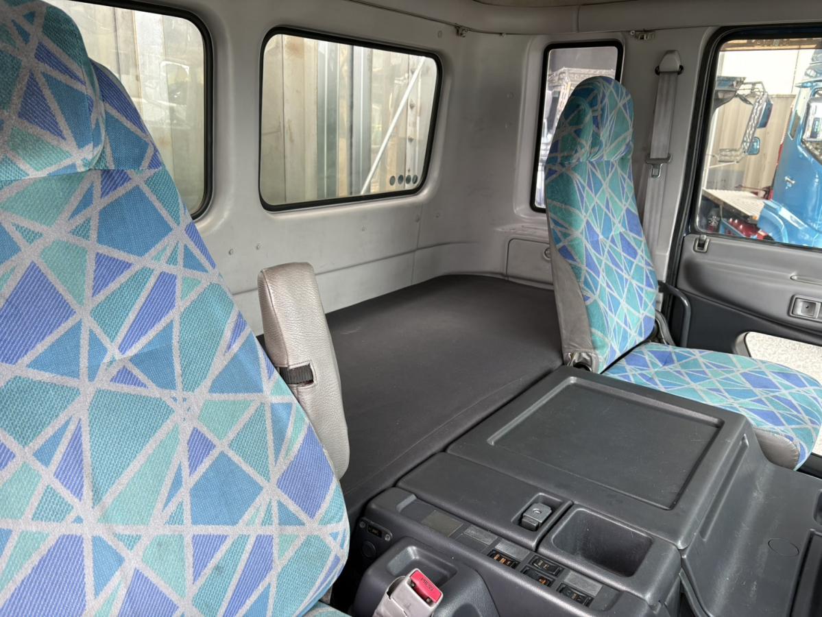 中古平アルミブロック 日野 プロフィア