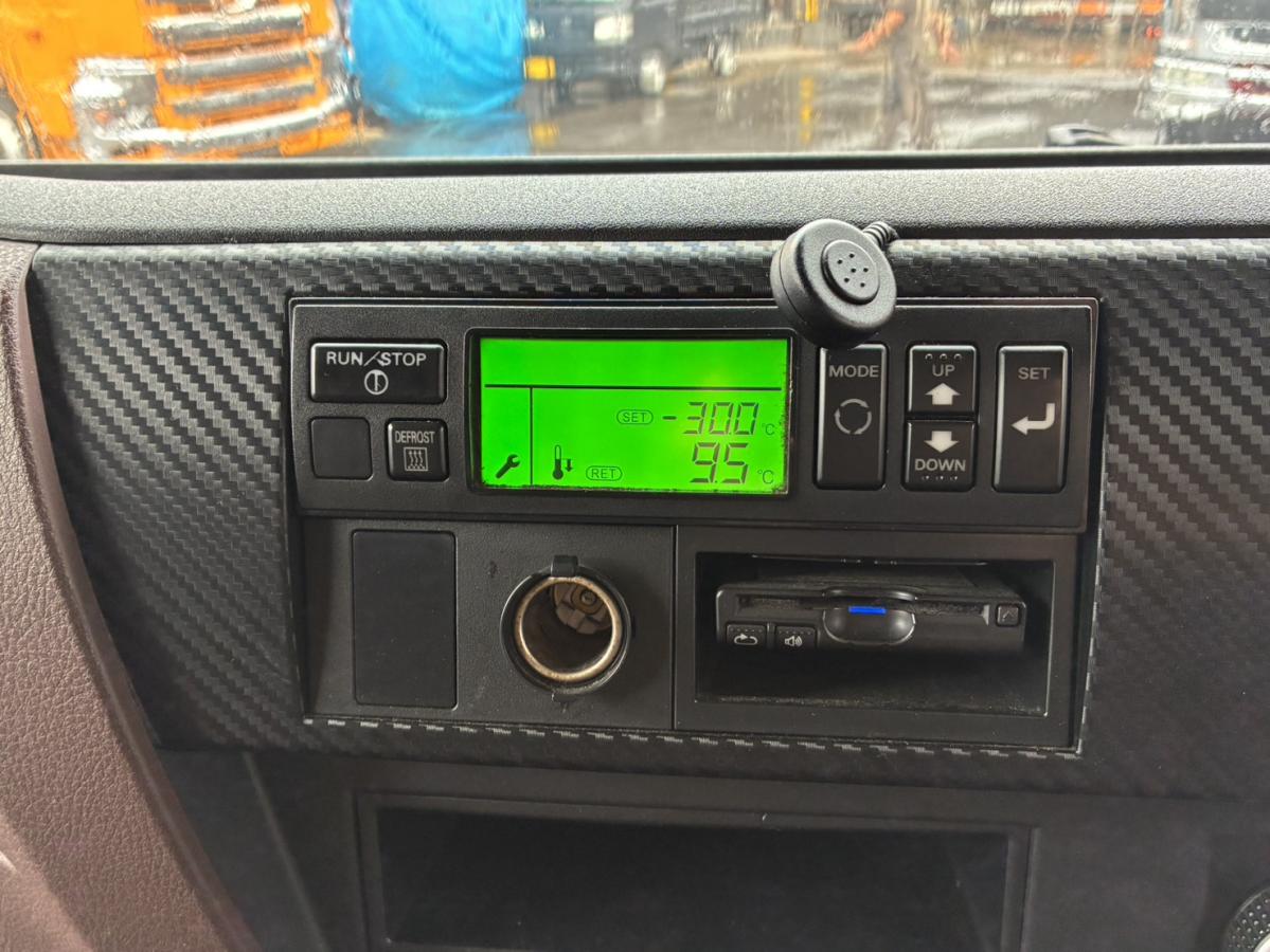 中古冷凍バン 日野 