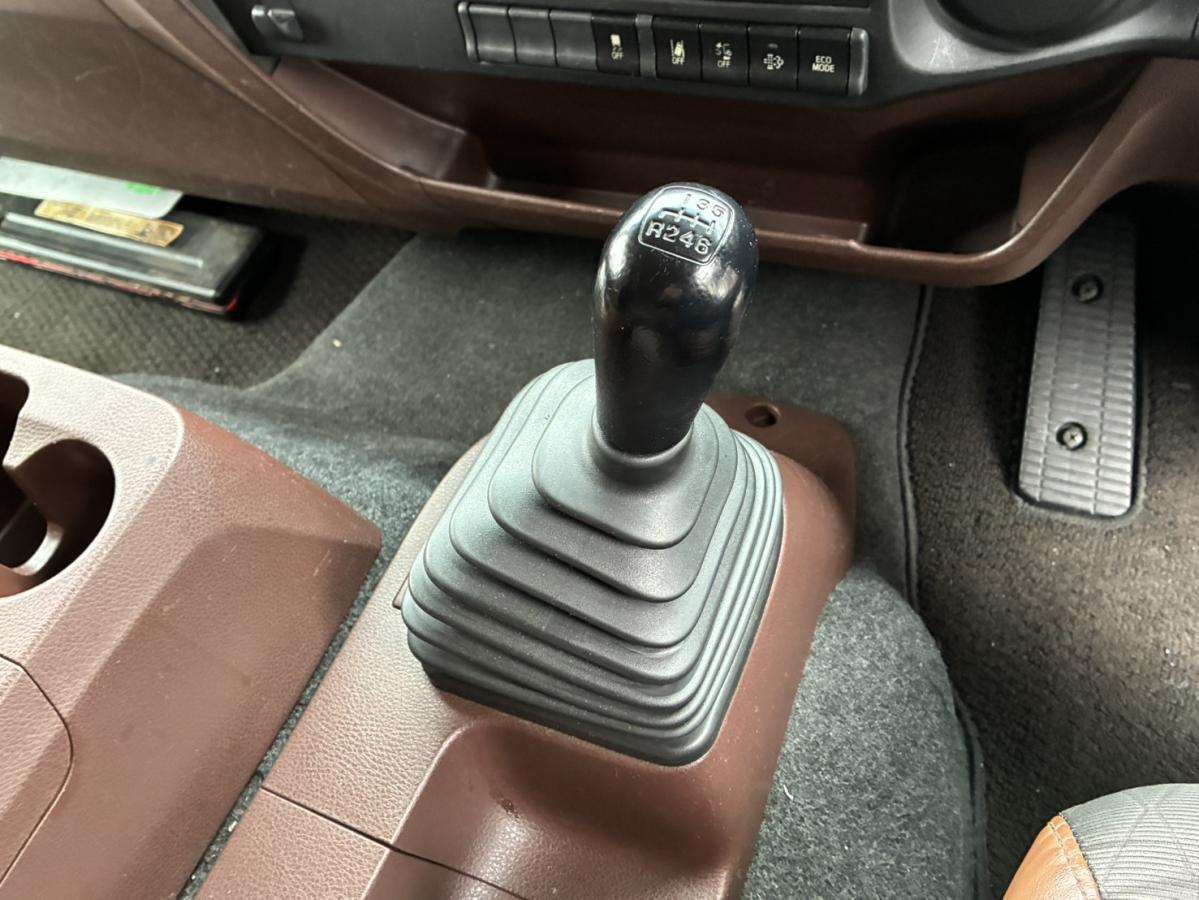 中古冷凍バン 日野 