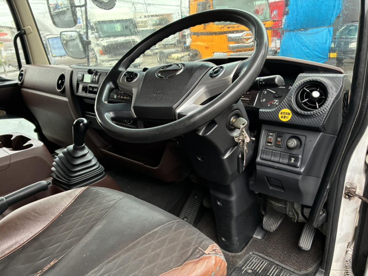 中古冷凍バン 日野 