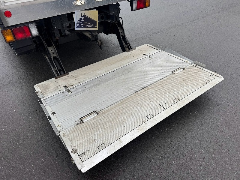 中古冷凍バン いすゞ エルフ