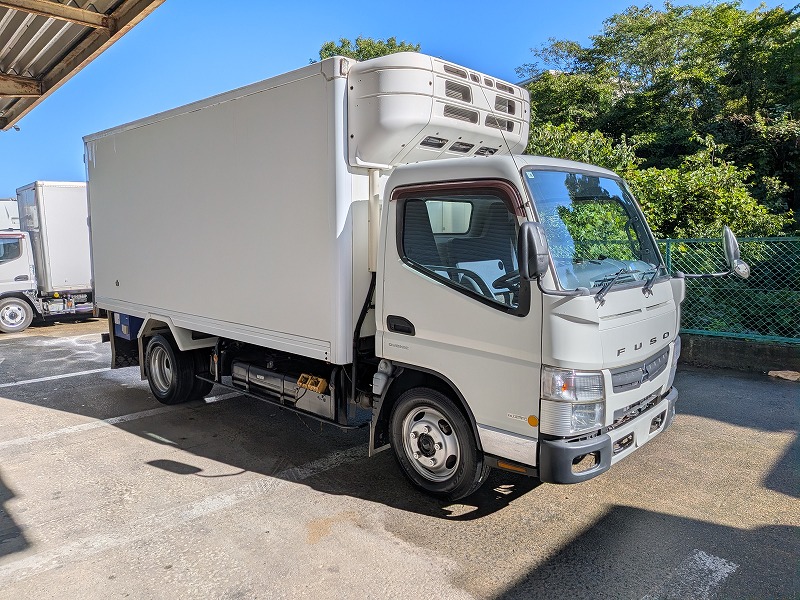 中古冷凍バン 三菱ふそう キャンター