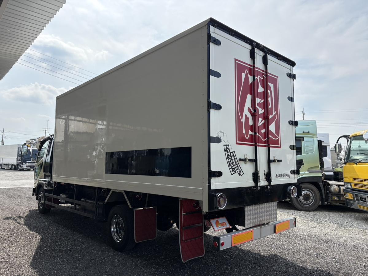 中古冷凍バン 三菱ふそう ファイター